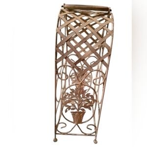 Wine Metal Rack Off White Ornate Metal Holds 7 Bottles EUC